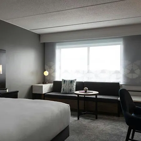 The Baronette Renaissance Detroit-Novi Hotel-2